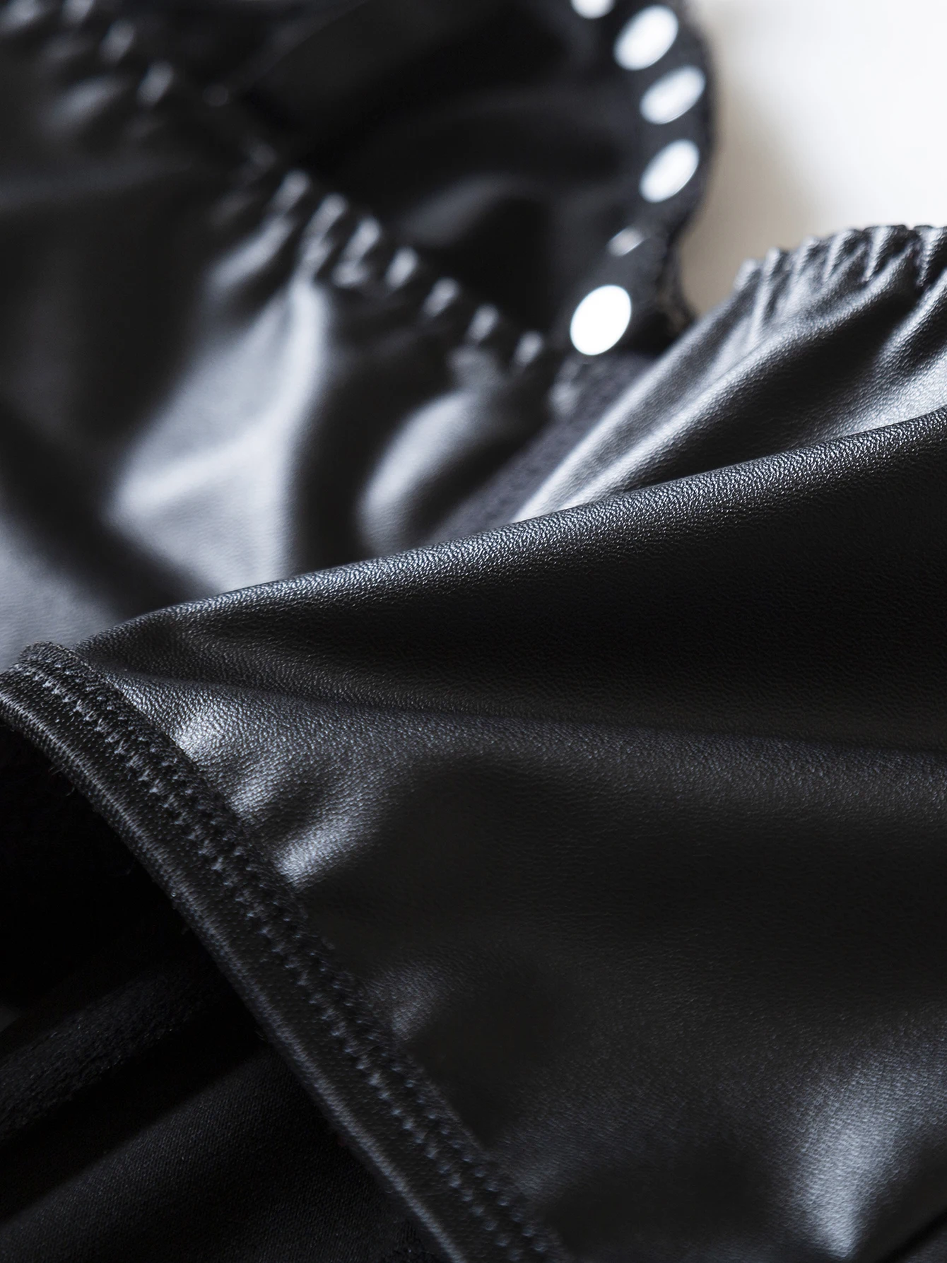 بلوزة رسن جلدية على طراز فاسق مع حلقة معدنية متقاطعة مزخرفة بالزي المثير الداكن/قمة تنكرية للفتيات العصريات #5