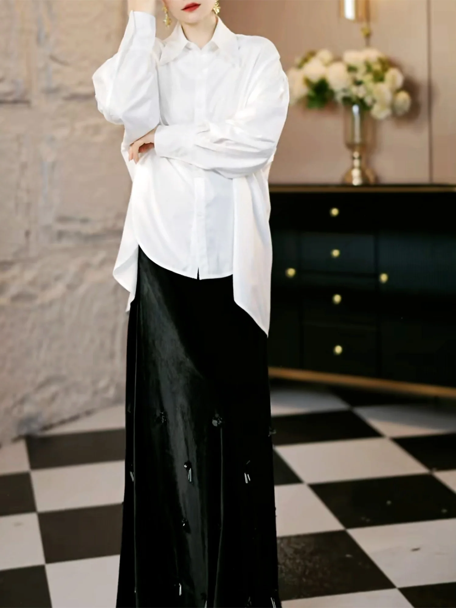 

Новая модная женская длинная юбка из черного бархата для осени и зимы, модель 2026 года, для повседневной носки и офиса, идеально подходит для фигуры типа «груша».