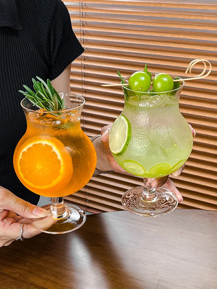 

Стеклянная чашка Nordic Sle на высокой ножке для ресторана: для молока, соков, коктейлей. Прозрачная, с широким дном, для чая. Изготовлена из хрустального стекла.