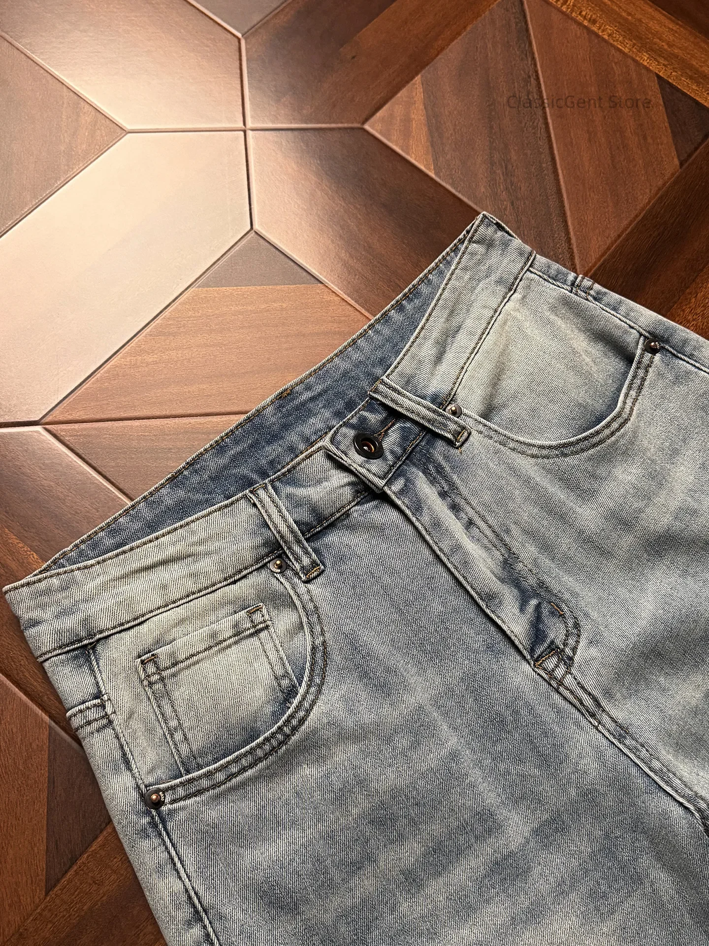 Commuter Gentle light blue delicate white 9 ounces jeans, comfortable, loose, neat and breathable