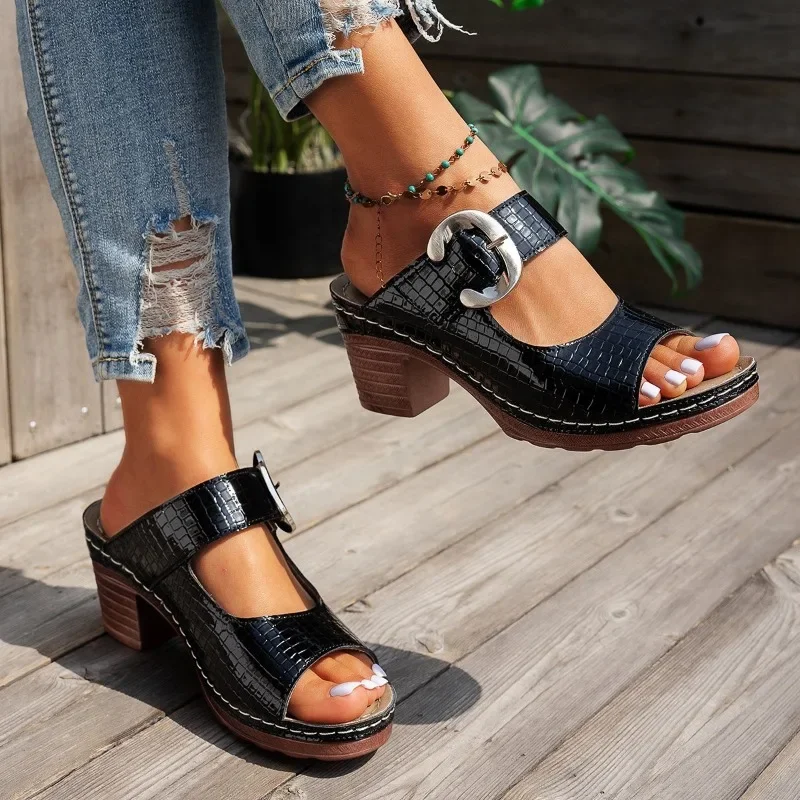 2025 Brand Ladies Shoes Plus Size Women's Slippers Fashion Outdoor Dress Summer New Open Toe Metal Decoration Rome High Heels