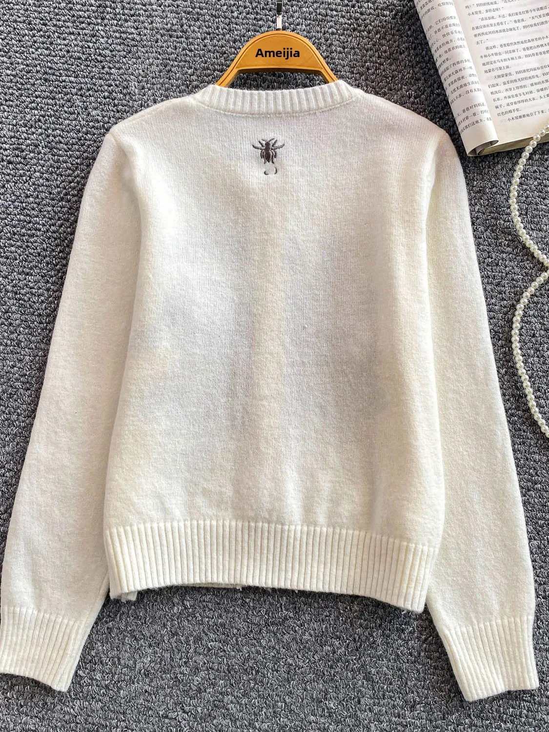 เสื้อคลุมไหมพรมถักลายปักหนักทรงหลวมติดกระดุมเม็ดเดียวสำหรับผู้หญิง สไตล์เกาหลี ใส่สบาย แขนยาว