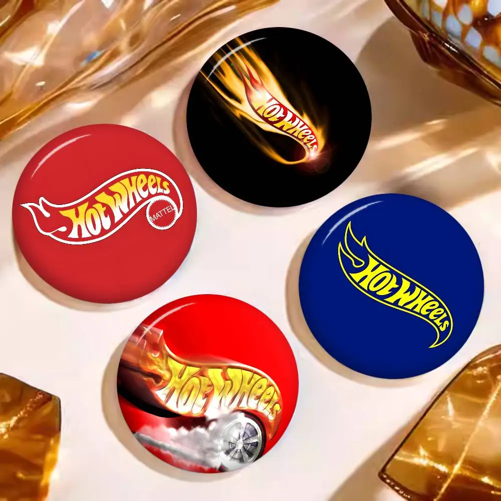 Super Car H-hot W-wheels Creative Pins Funny Faces Round Snap-in Brooch Badge Backpack Hat Accessories Jewelry Gifts