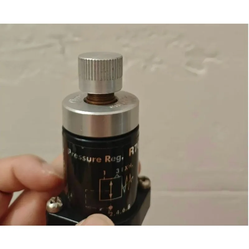 R701 Micro Air Pressure Reducing Valve Pneumatic Flow Control Regulator Gas Circuit Equipment Replacement Accessory