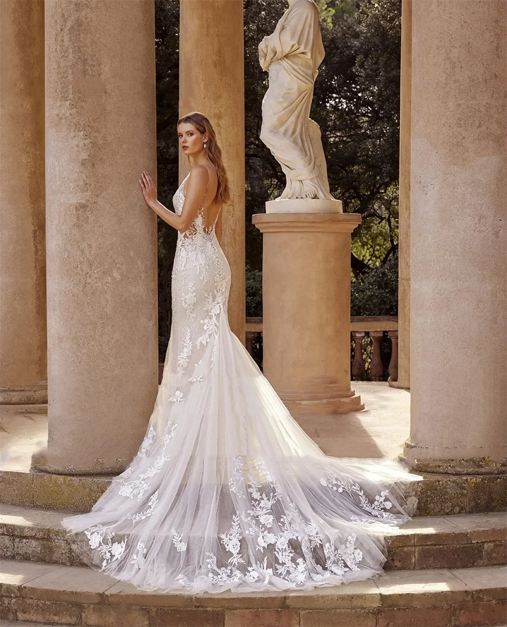 

Elegant V-neck Wedding Dress Lace Decal Mermaid Bridal Dress Tank Top Sleeveless backless Wedding Dress Customization