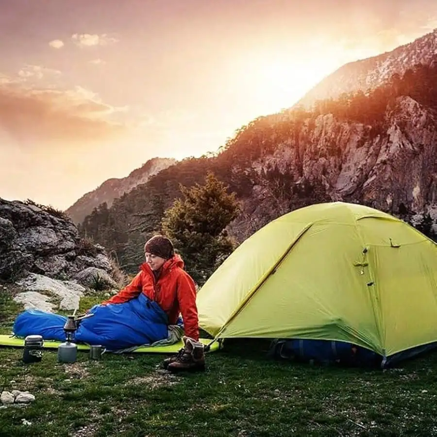 كيس نوم خفيف الوزن لمدة 3 مواسم: مع حقيبة ضغط لحقيبة الظهر والمشي لمسافات طويلة والتخييم وتسلق الجبال