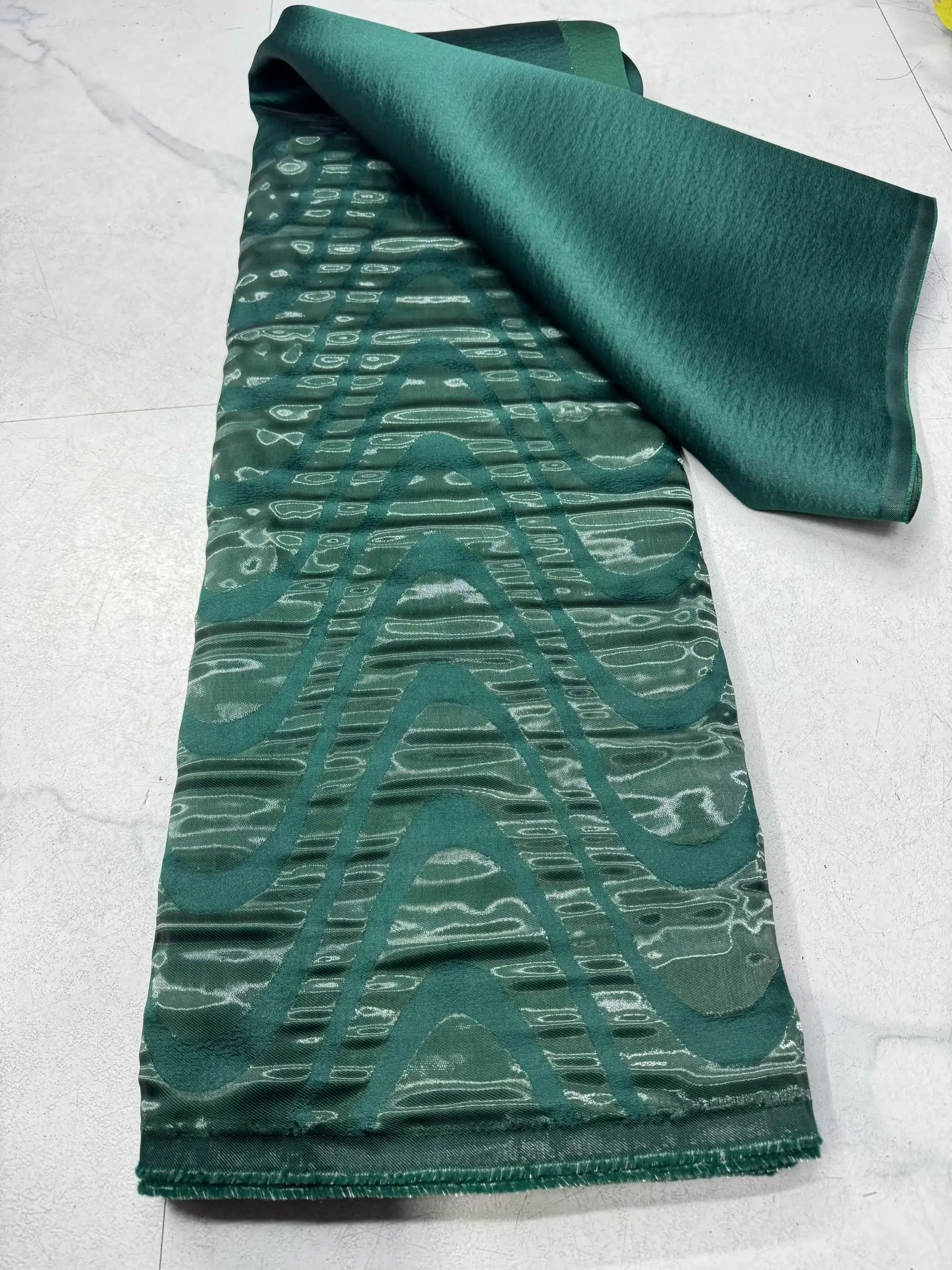 

New Design Green French Damask Brocade Lace Fabric 2026 High Quality African Jacquard Organza Fabric For Party Dress Sew KCW2537