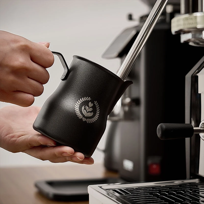 Italian Latte Cup 350/450ml Coffee Espresso Foam Jar Color Stainless Steel Pointed Mouth Milk Steamer Milk Beater Barista Café