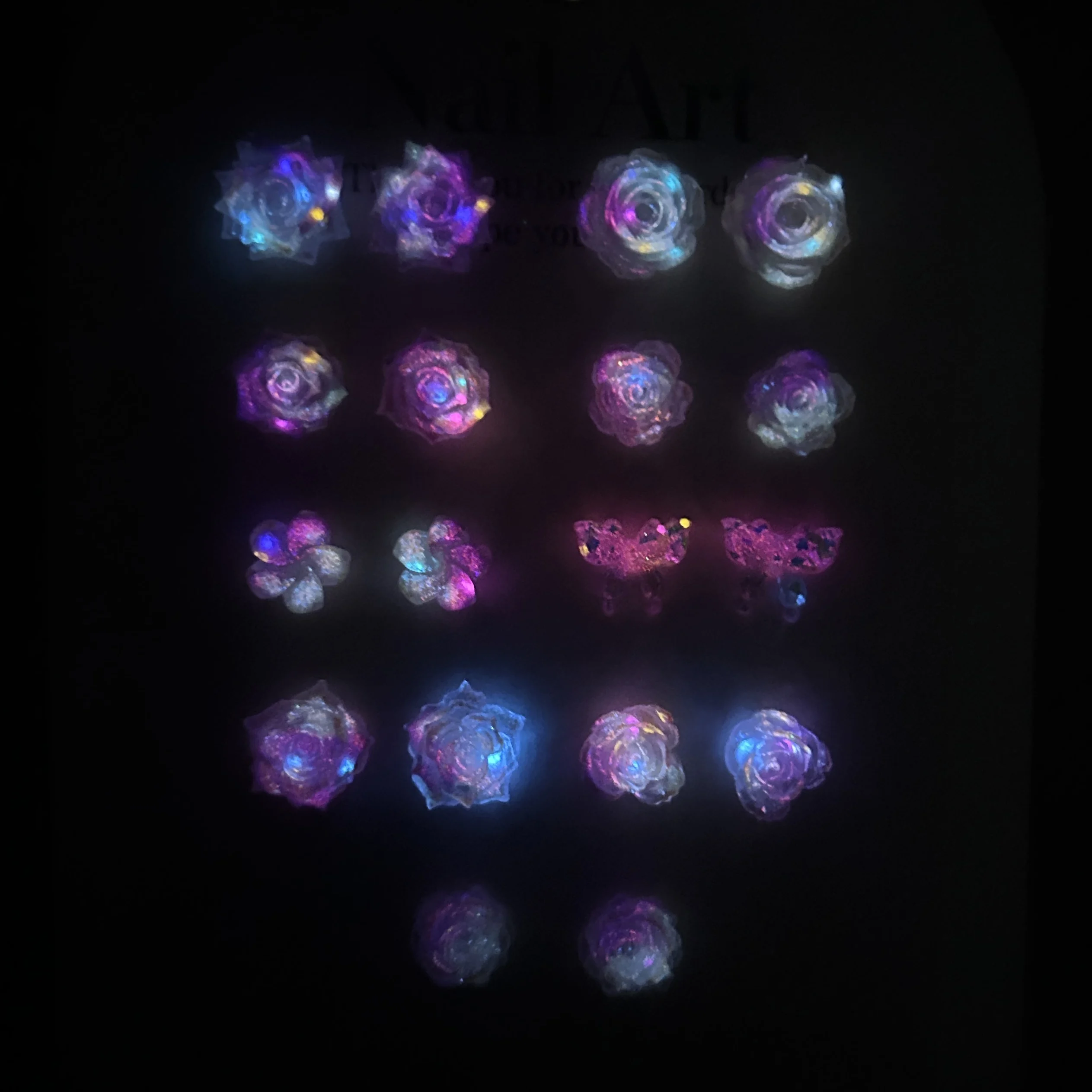 50 قطعة مضيئة مقلد الورد الفاوانيا كاميليا الراتنج مسمار الفن السحر شفافة فراشة لينة زهرة سلسلة مسمار الزينة DIY بها بنفسك