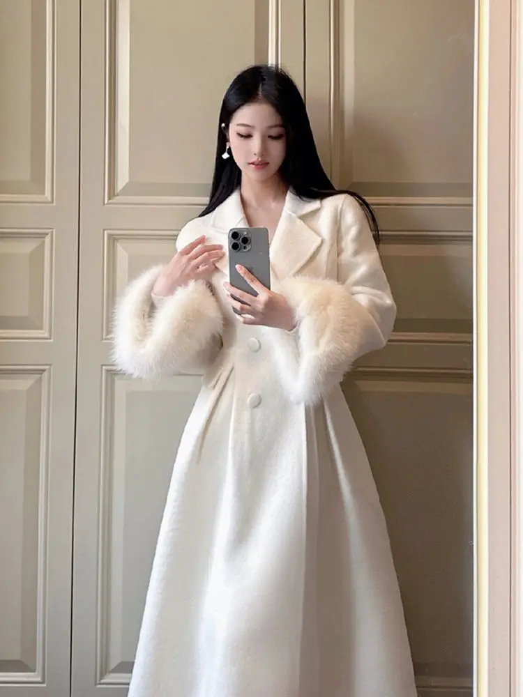 เสื้อโค้ทขนสัตว์สไตล์วินเทจแบบเฮปเบิร์นสำหรับผู้หญิงไซส์ใหญ่ ฤดูใบไม้ผลิ สไตล์สาวมั่น หรูหรา ความยาวปานกลาง สไตล์เกาหลี เหมาะสำหรับใส่ไปทำงาน