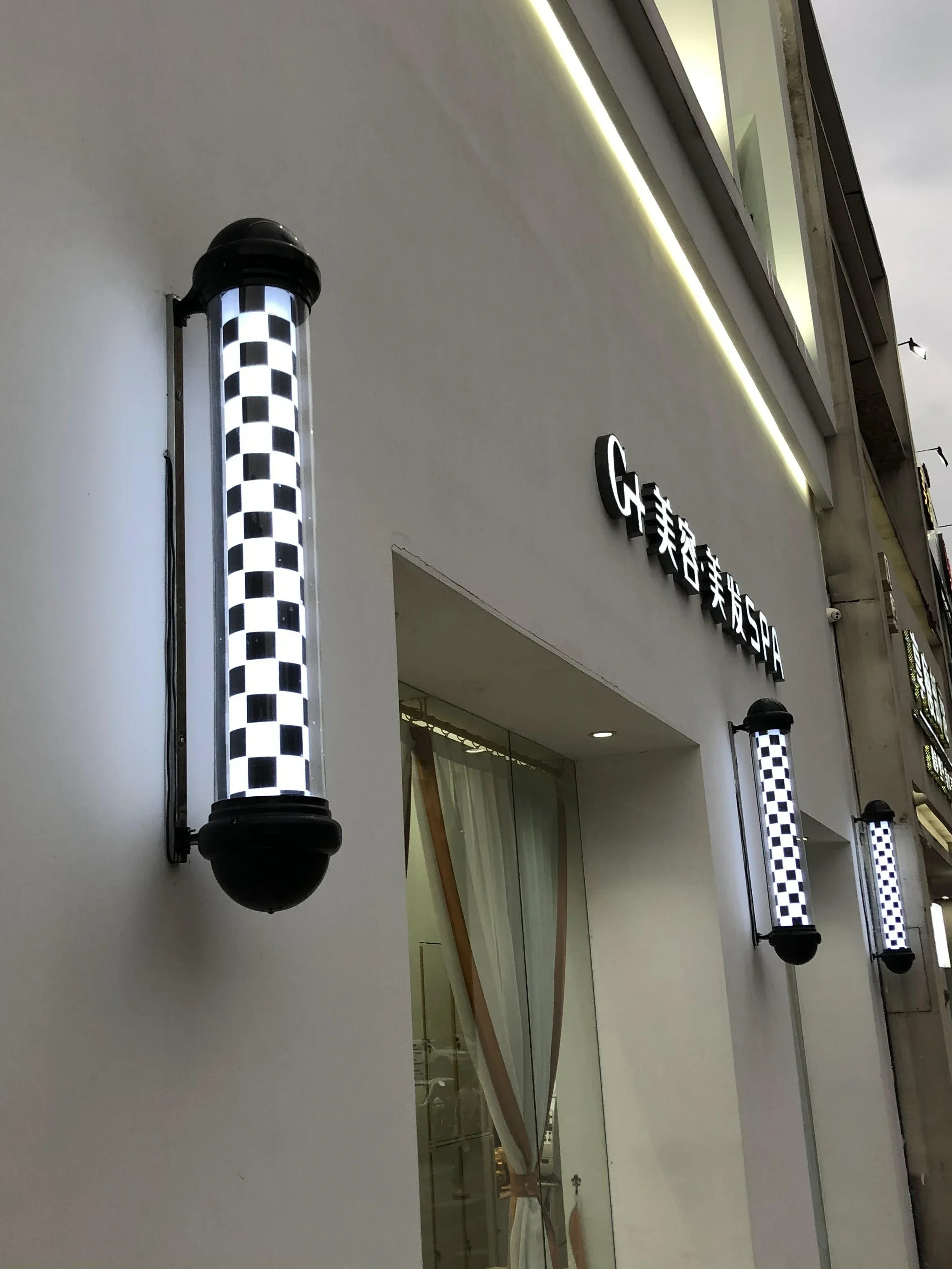 

SF Circular advertisement with wall mounted retro hair salon light box, outdoor wall mounted waterproofing