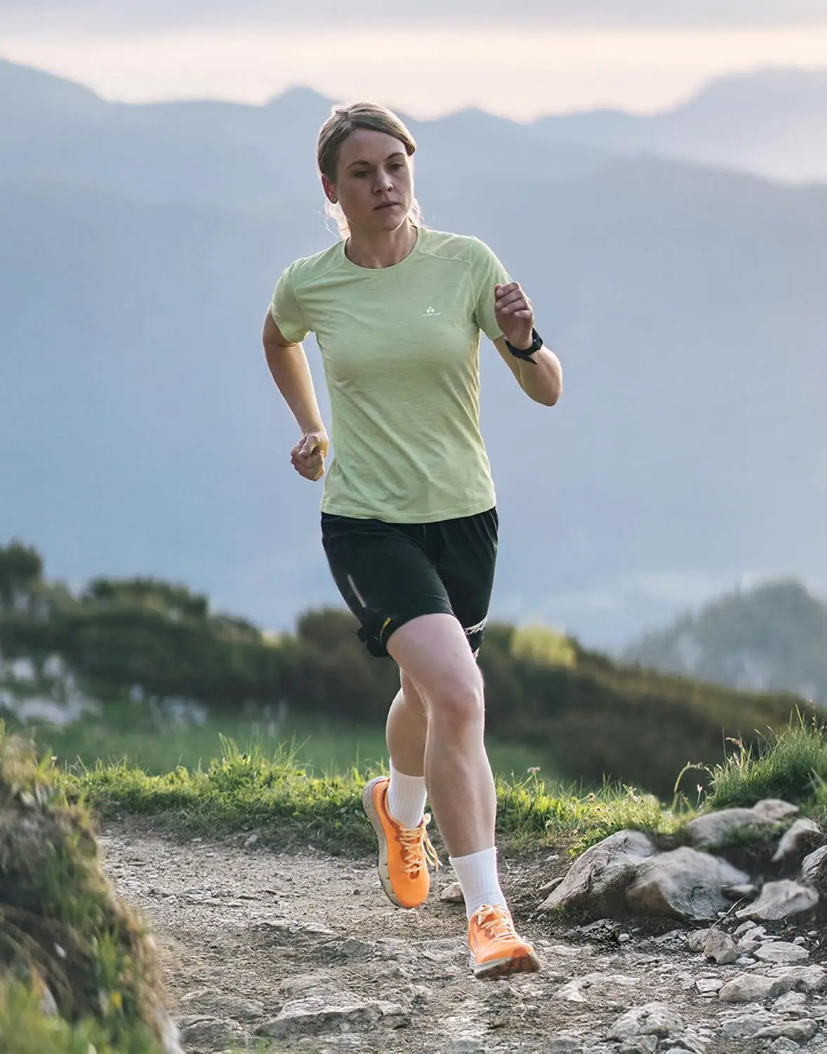 Pioneer Camp Women's Merino Wool Shirt, Breathable Short Sleeve Base Layer Workout Top Lightweight