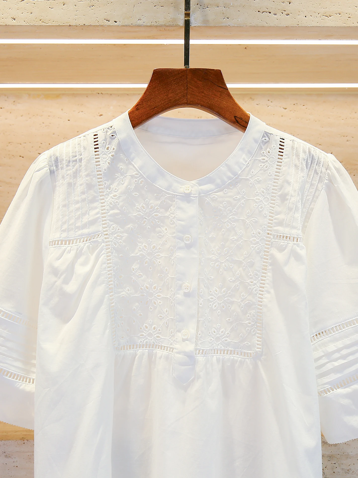 

Ele White ort Sve irt Women's Top Heavy Embroidery Gentle Sle Commute Faion Polyester Fiber round Ne Button ...