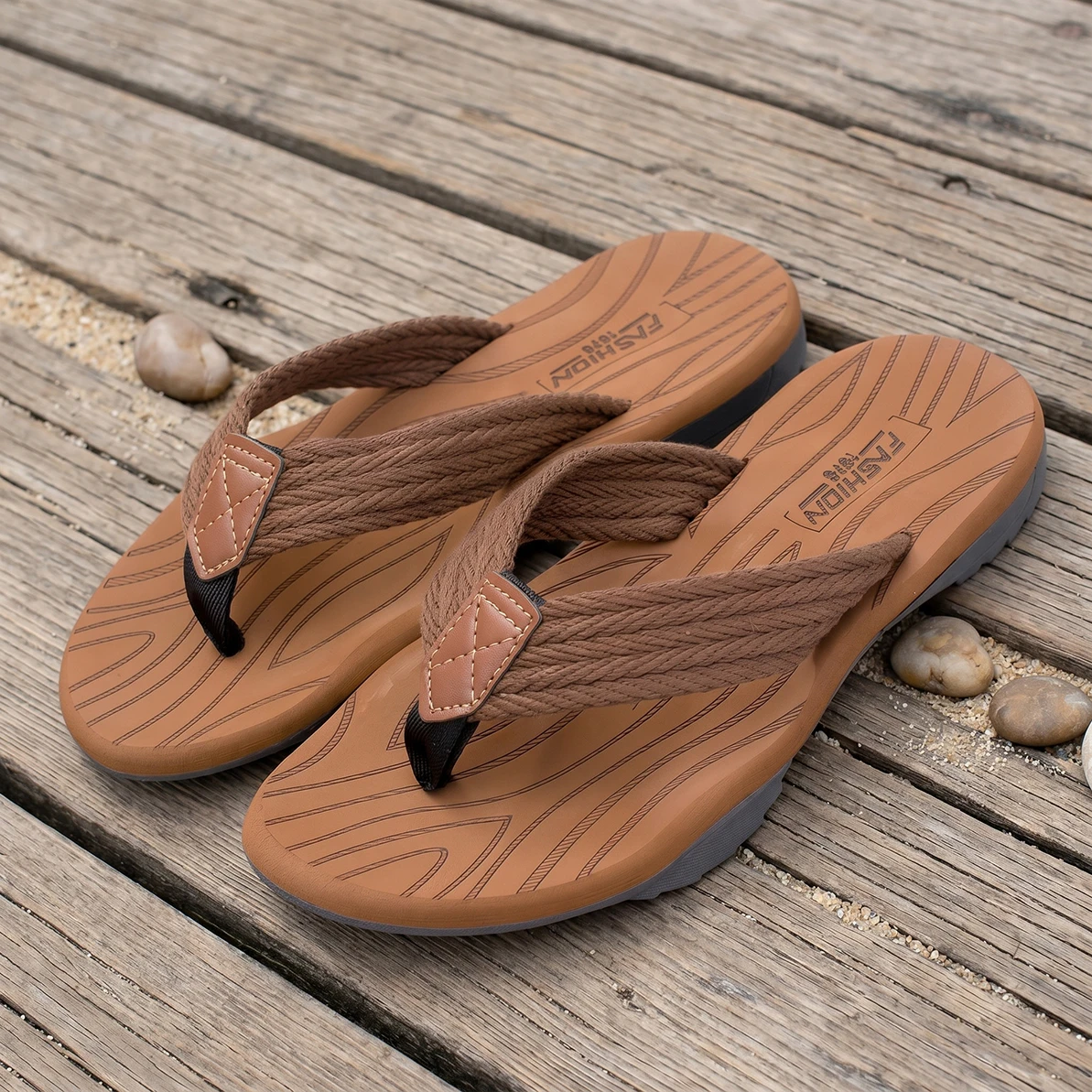 

Summer men's flip flops, EVA material comfortable sandals, good quality suitable for beach, indoor and outdoor scenes