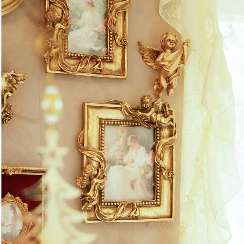 Opulent Red Velvet Angel Frame  European Style Resin Picture Holder Homestay Wall Decor Photo Ensemble Luxurious Design