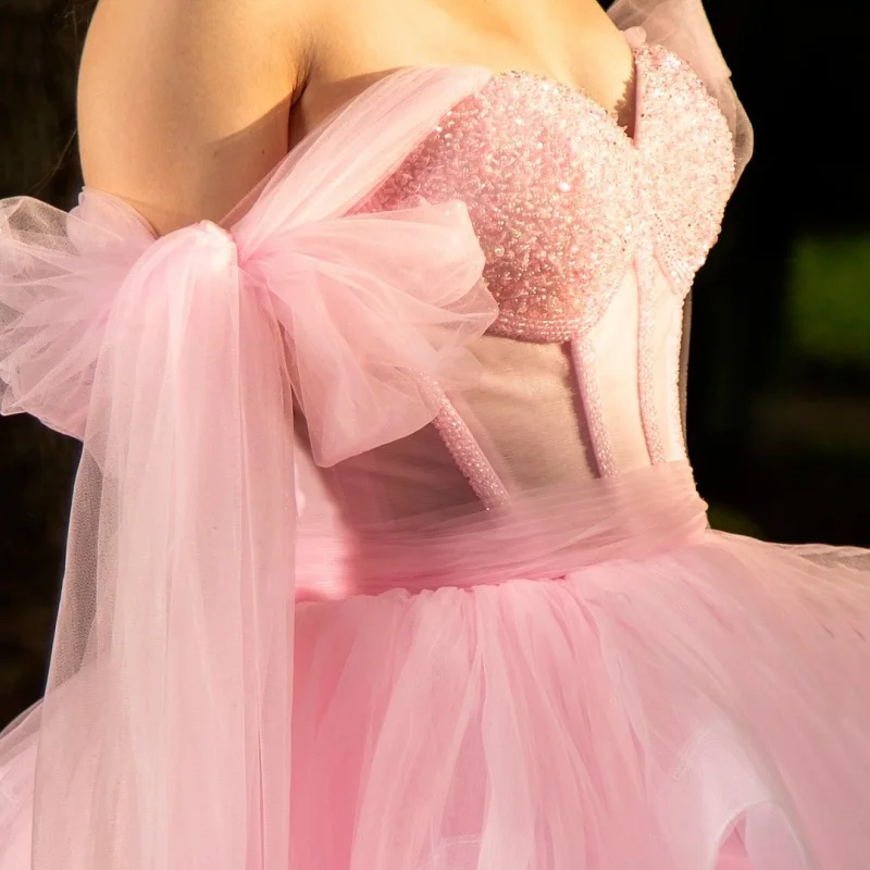 맞춤형 핑크 퀸시에라 드레스 오프숄더 데칼 튤 레이어드 롱테일 베스티도 데 15 퀸시에라