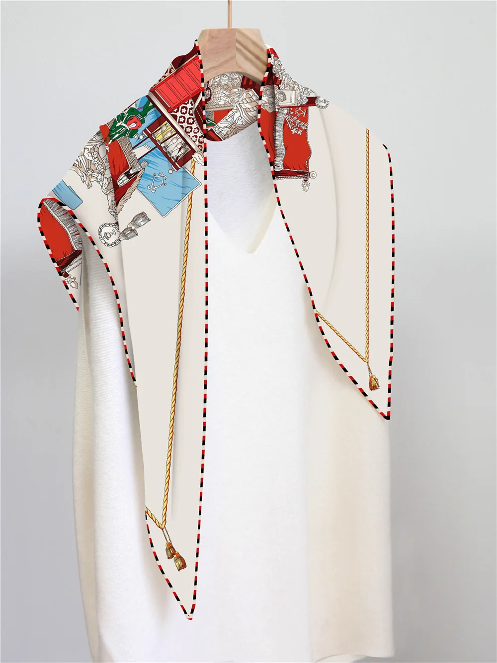 Sciarpa in twill triangolare Scialli da donna di lusso Grande foulard Femme Borsa per la testa Stola avvolgente Regalo di Natale