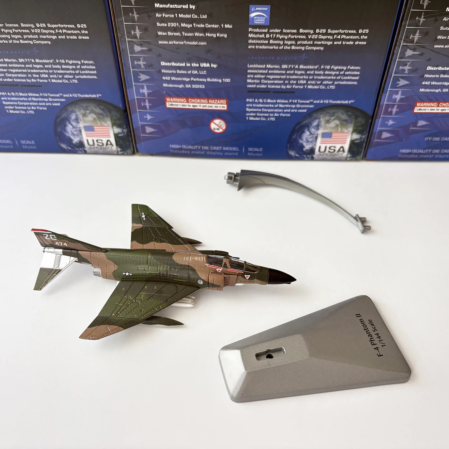 1/144 Scale US F-4 Phantom II Carrier-Based Fighter Jet F4 Camouflage Diecast Finished Military Plane Model Collection Ornament