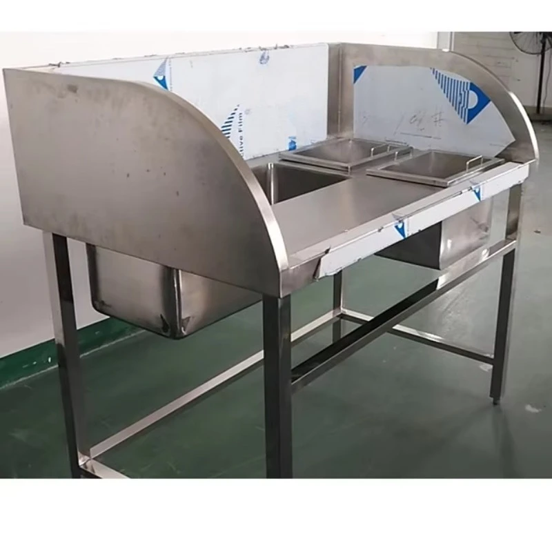 โต๊ะทำงานครัวสแตนเลสคุณภาพดีที่สุดสำหรับทำความสะอาดปลา พร้อมอ่างล้าง