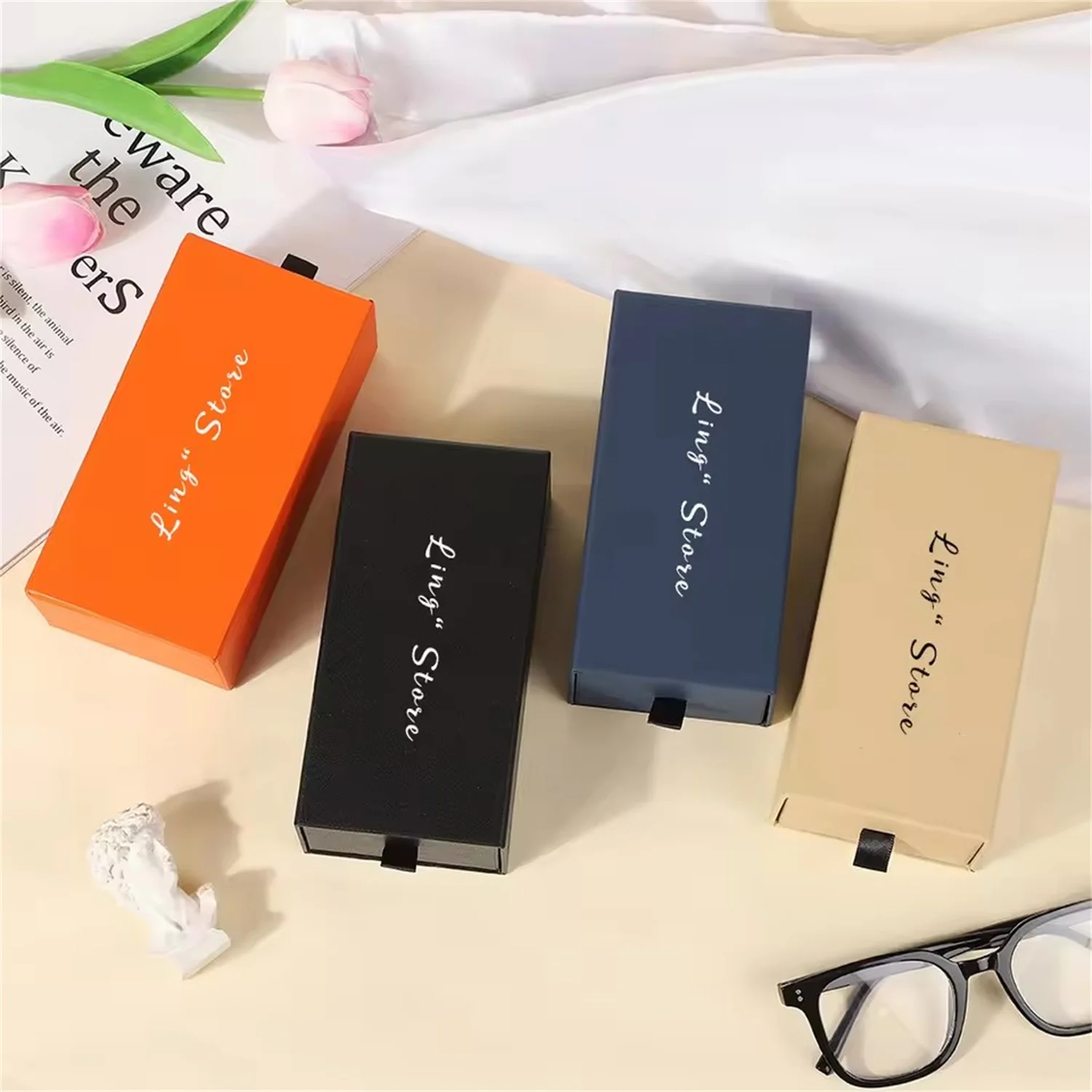 

Personalized Logo Jewelry Display Glasses Box Packaging Holder Black Orange Navy Kraft Paper Gift Pouches for Sunglasses Perfume
