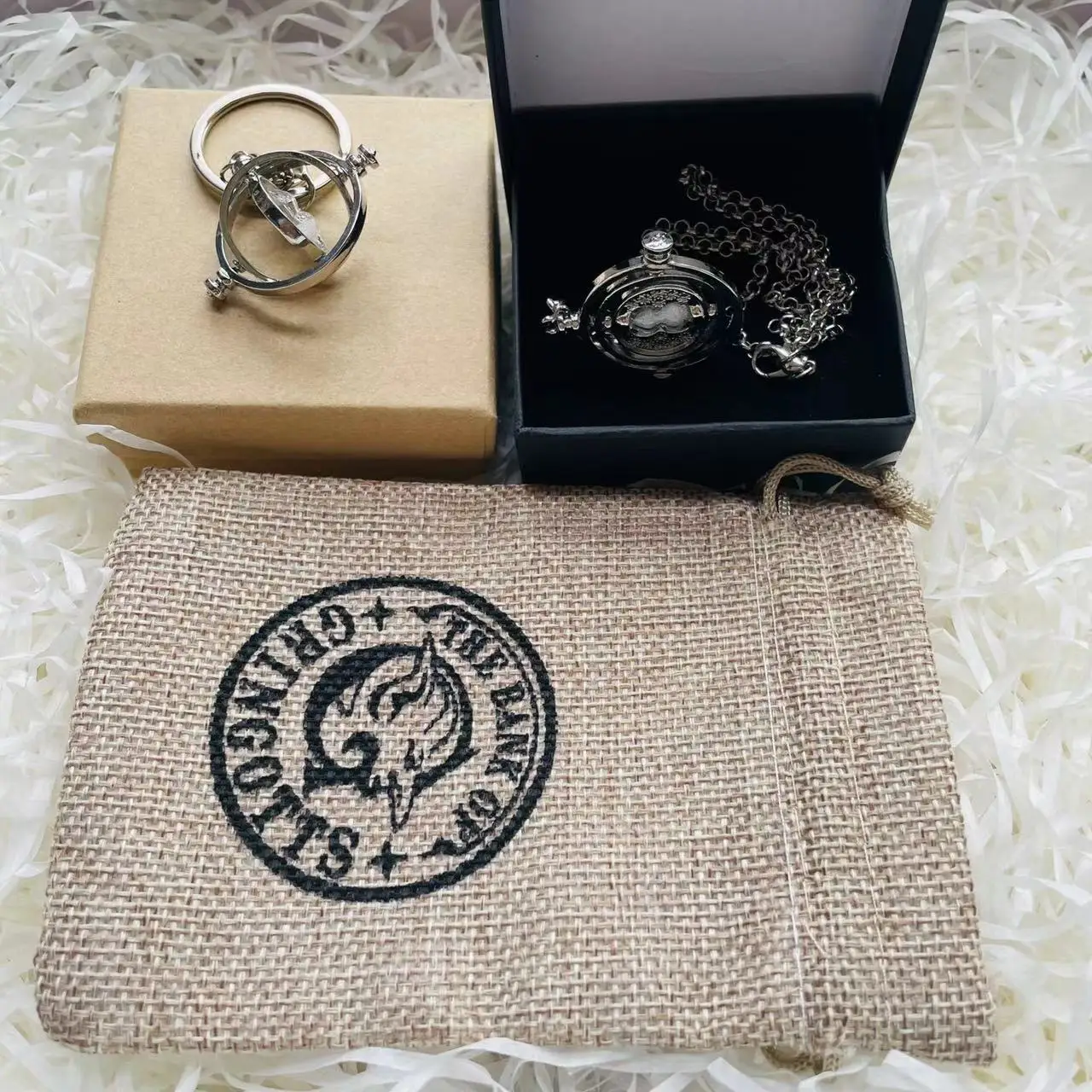 1Necklace 1Keychain 2Boxes 1Sack 5pcs Set Hourglass Pendant Necklace Time Converter Keyring Vintage Box Goblins Bank Logo Sack