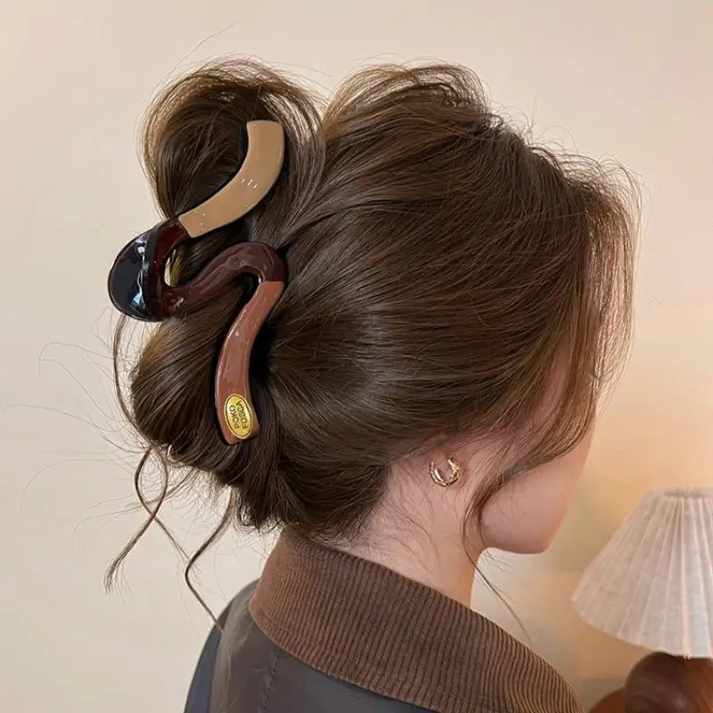 Große gewellte Hai-Clip-Haar-Kontrastfarbe, Haarklammern, Clips, französische einfache Haarnadel, neue Mädchen-Buchstaben-Perlen-Haar-Accessoires, Geschenk