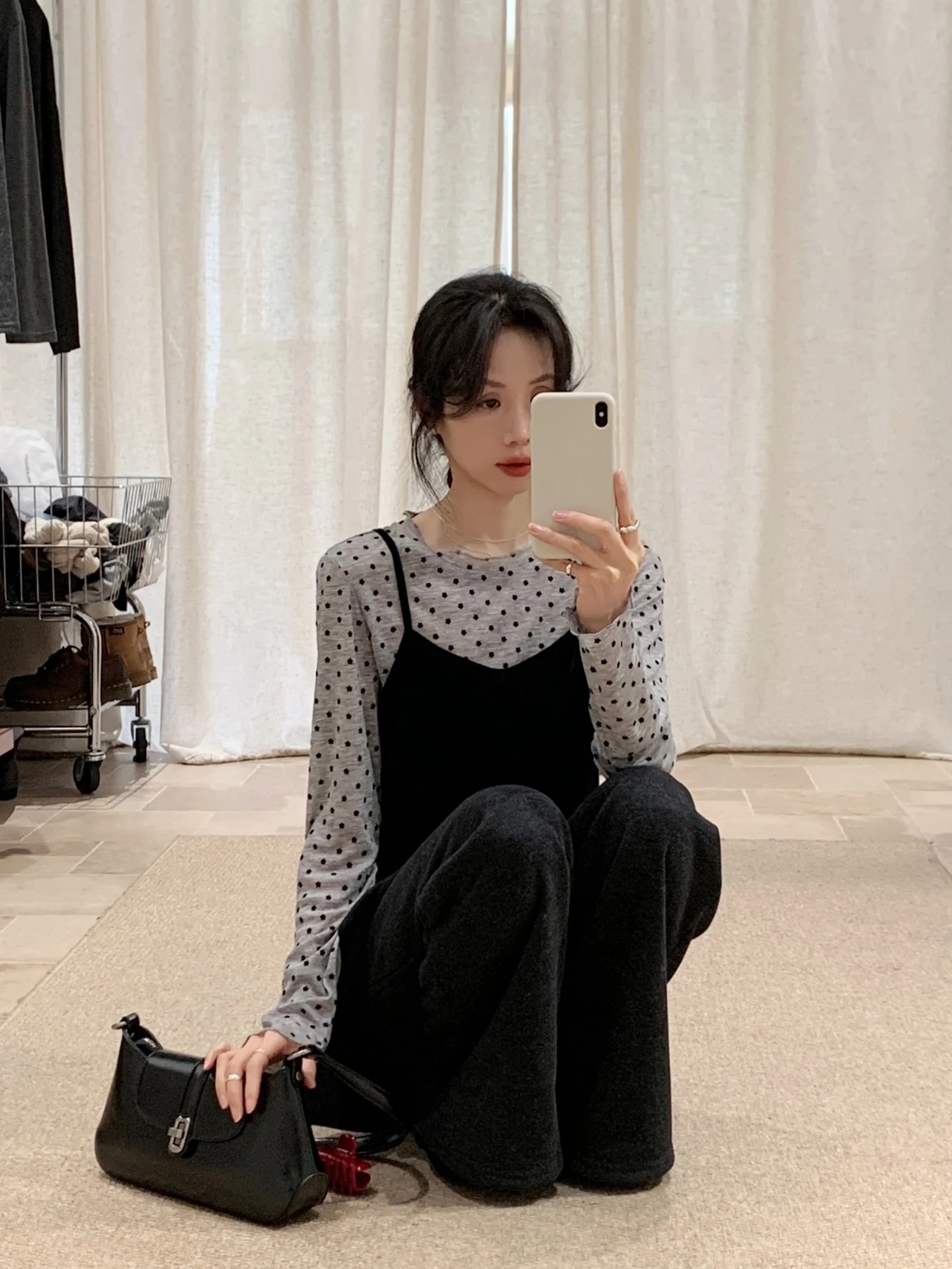 

Корейский комплект из двух предметов: длинная вельветовая футболка и вельветовый жилет на бретелях для женщин, новинка ранней весны, цветочный узор, вязаный...