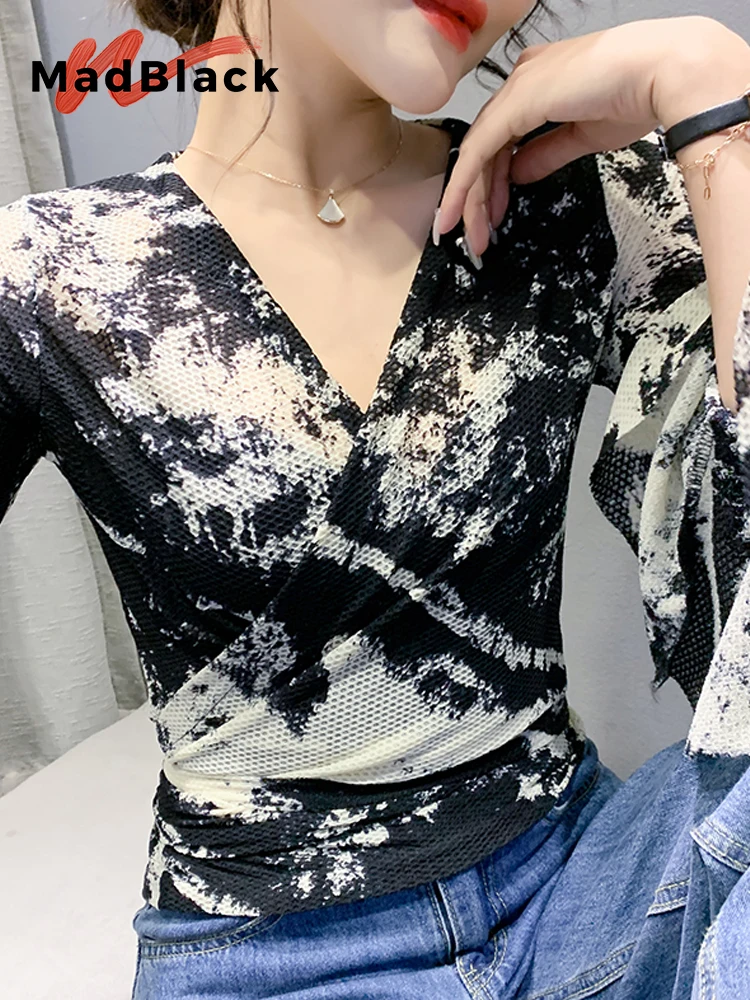 

MadBlack Autumn European Clothes Tshirts Female Sexy V Necks Ink Printed Sunproof Slim Cotton Long Flared Sleeve Tees T36333JC