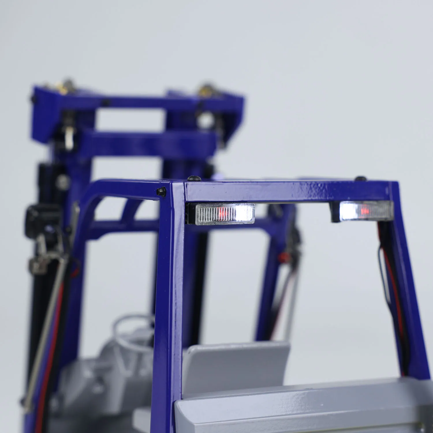 

RTR масштаб 1/14 RC гидравлический вилочный погрузчик с металлическими колесами DIY окрашенный готовый автомобиль фолк-подъемник грузовик свет звук игрушечная модель