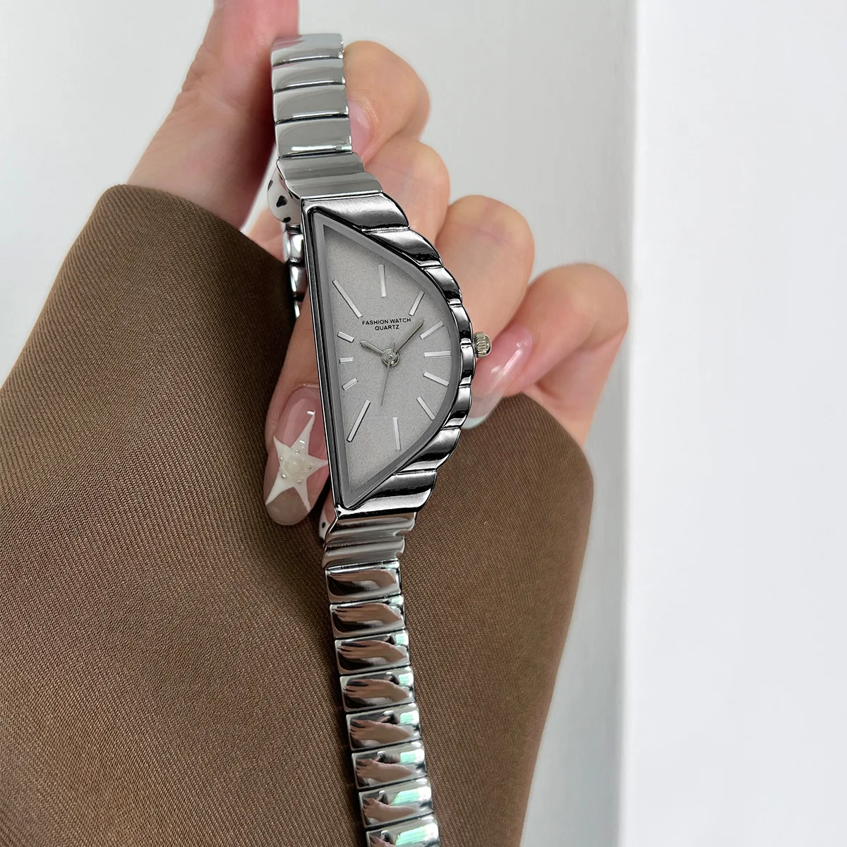 2026 New Women Watch Simple Creative High-end Bracelet Watches Temperament Light Luxury Women Fashion Quartz Clock Wristwatches