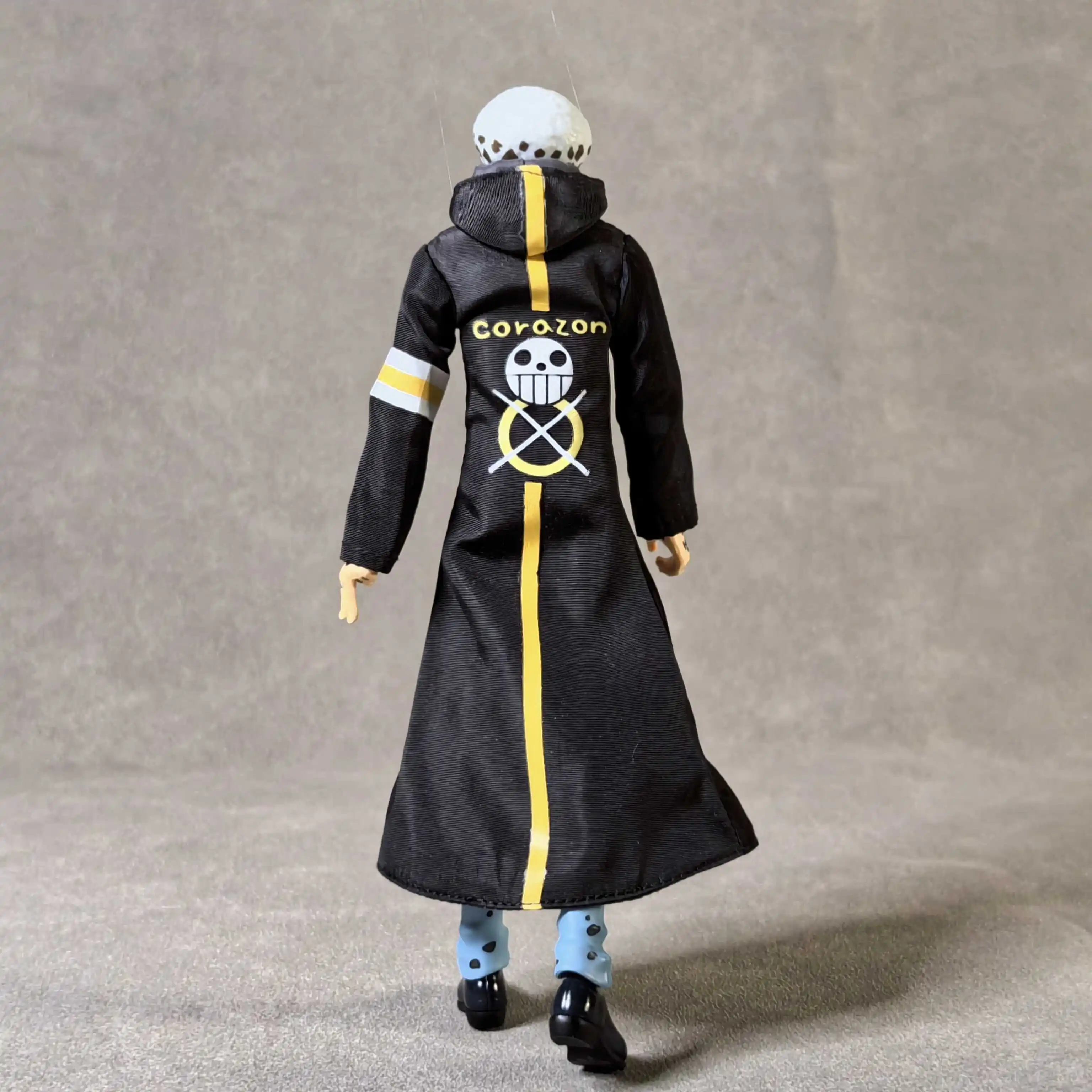 Handmade 1/12 One Piece Trafalgar D. Water Law Pirate King Black Coat Trench Jacket Fit SHF Anime Action Figures Body Model