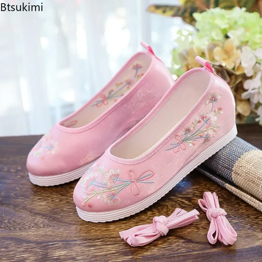 New Women's Traditional Chinese Style Hanfu Shoes Retro Embroidered Breathable Dance Shoes Comfortable Lightweight Casual Shoes