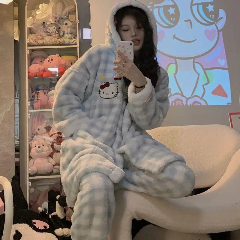 

Зимний халат Sanrio Hello Kitty средней длины, утепленный флисом, на подкладке из кораллового флиса, фланелевый, женский, для дома, для отдыха, уютная теплая пижама