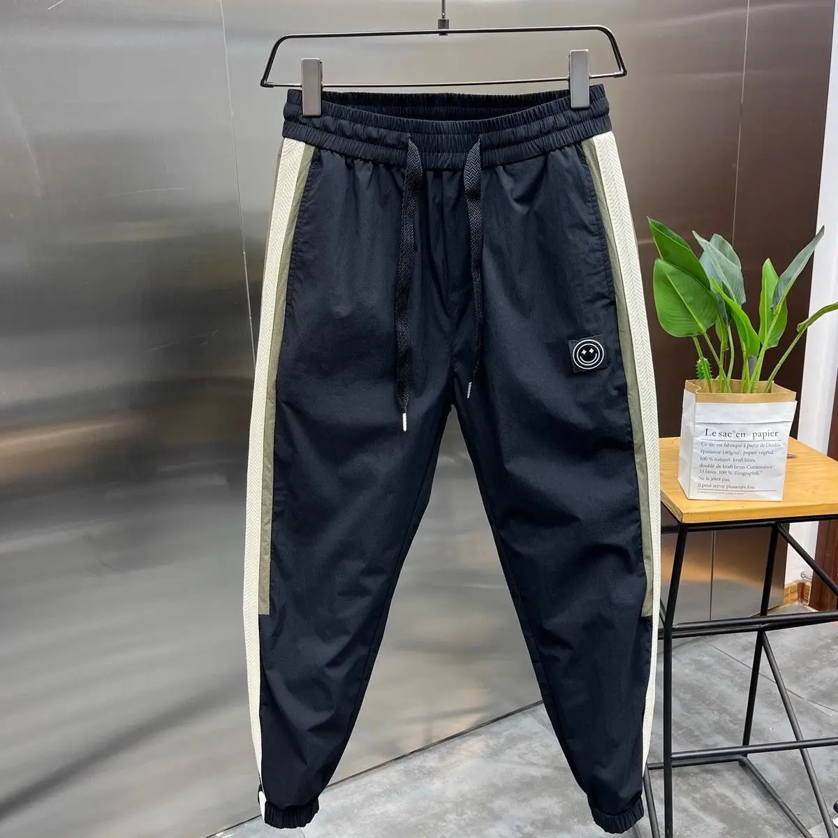 

Мужские повседневные брюки премиум-класса слим-фит с лоскутным дизайном и боковыми полосками, модные, укороченные, с манжетами, дышащие, из полиэфирного волокна