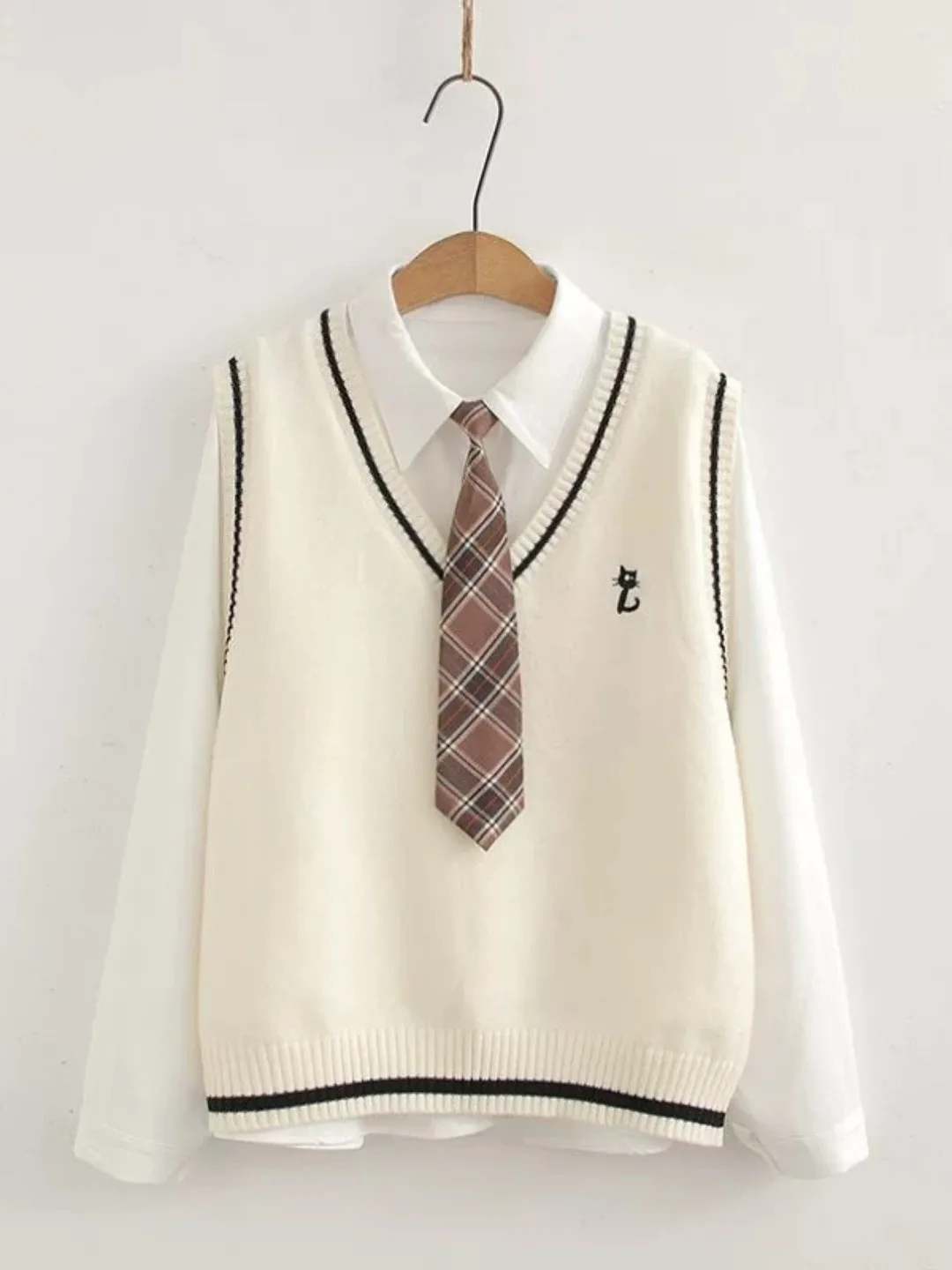 Loose Knitted Short Sleeve Women's Base Shirt Top plus Size College Style Fake Two-Piece Vest Spring Autumn New Style Slimmin...