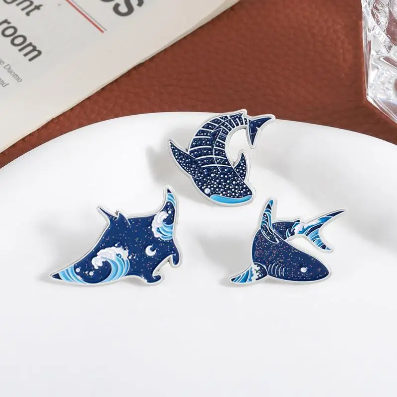 Cartoon Sparkling Underwater Marine Creatures Enamel Pins Glitter Dolphins Manta Ray Seahorse Sharks Whale Brooch Jewelry Badge