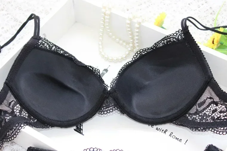 กางเกงในลูกไม้เซ็กซี่ลายดอกสำหรับผู้หญิงกางเกงในชุดชั้นในลูกไม้ปักลายดอกไม้ใหม่ล่าสุดมี5สี