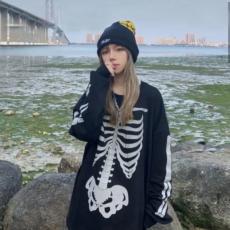 The popular logo of new fund of 2023 autumn high street vibe wind skull bone printing American fleece loose couple long sleeves