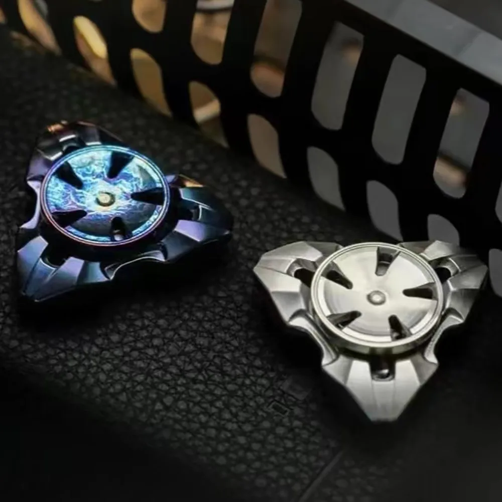 NOVO Studio Lambo Mini Fidget Spinner à trois lames, jouet anti-Stress, jouets gyroscopiques pour adultes, accessoires de bureau