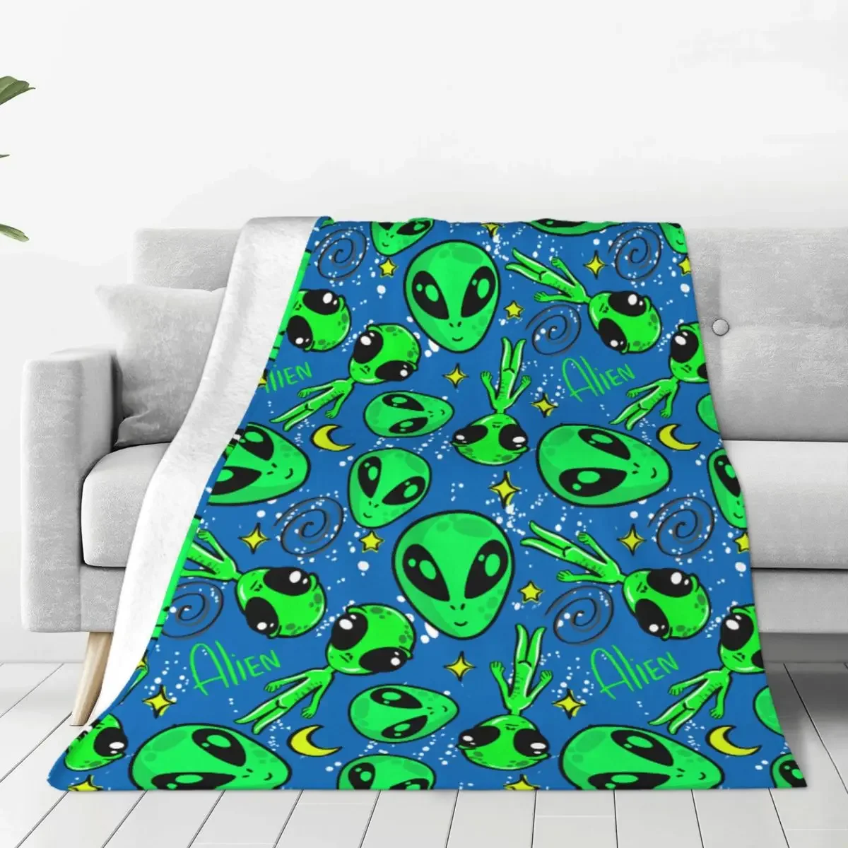 Bright Seamless Alien Throw Blanket Fleece Print Bed Throw Blankets Relax Super Warm for Couch Rug Piece