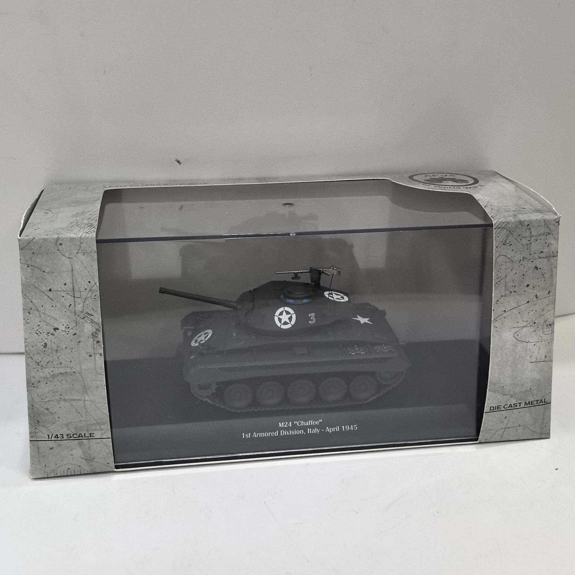 modele-de-voiture-en-alliage-moule-sous-pression-ixo-1-43-echelle-m24-1945