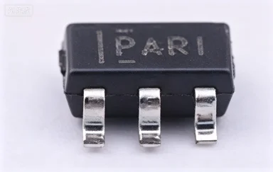 Texas Instruments TPS3823-33DBVR Low Power 2.25V to 5.5V 3.3V LDO Linear Voltage Regulator