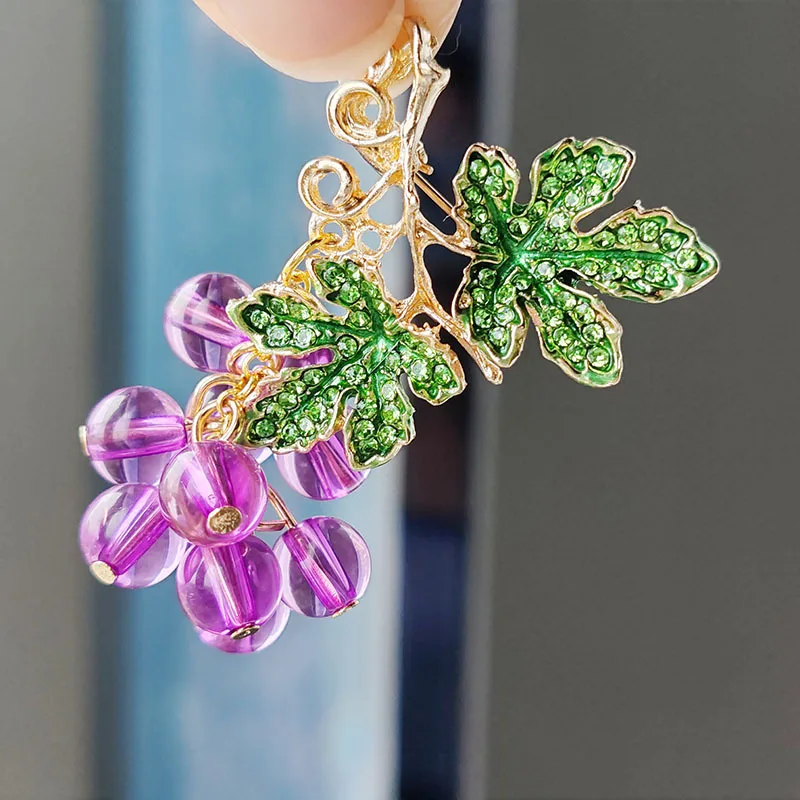 Creative Vintage Glass Beads Purple Grape Brooches For Women Alloy Fruits Casual Weddings Party Brooch Pins Jewelry Gifts image 3