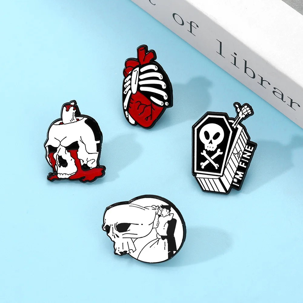 الهيكل العظمي بروش شارات المينا دبابيس سبيكة الملابس الإبداعية متعة هالوين عناصر الرعب مجوهرات هدية على ظهره للأطفال