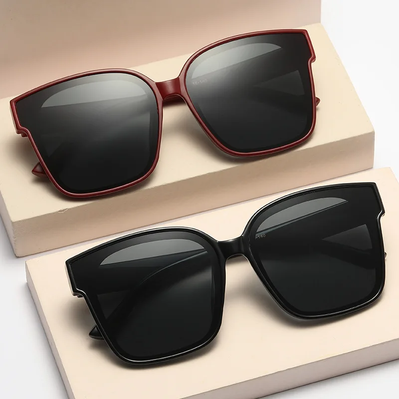 العلامة التجارية تصميم النظارات الشمسية الفاخرة للرجال النساء موضة أنيقة الاتجاه Vintage القيادة السفر نظارات شمسية الذكور الإناث نظارات 2025