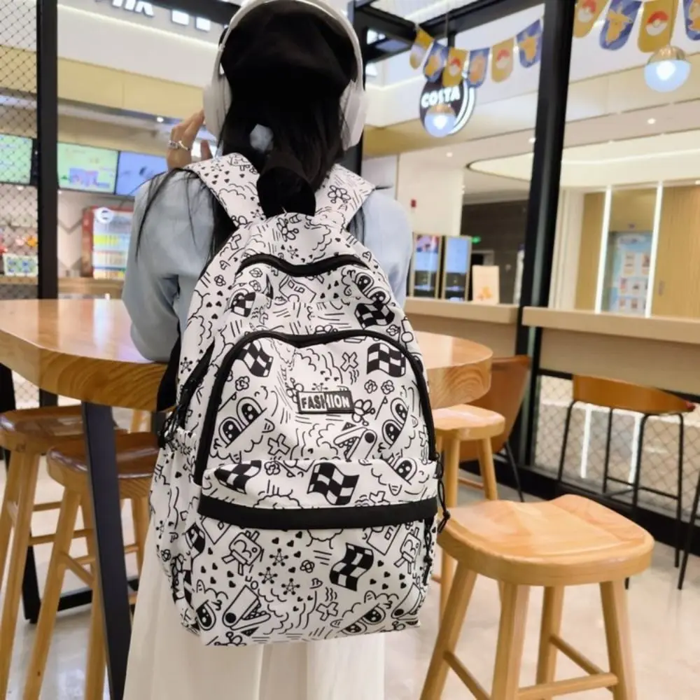 

Large Capacity Fashion Students Backpack Doodle Nylon Cloth School Bag Graffiti Leisure Shoulder Bag Travel