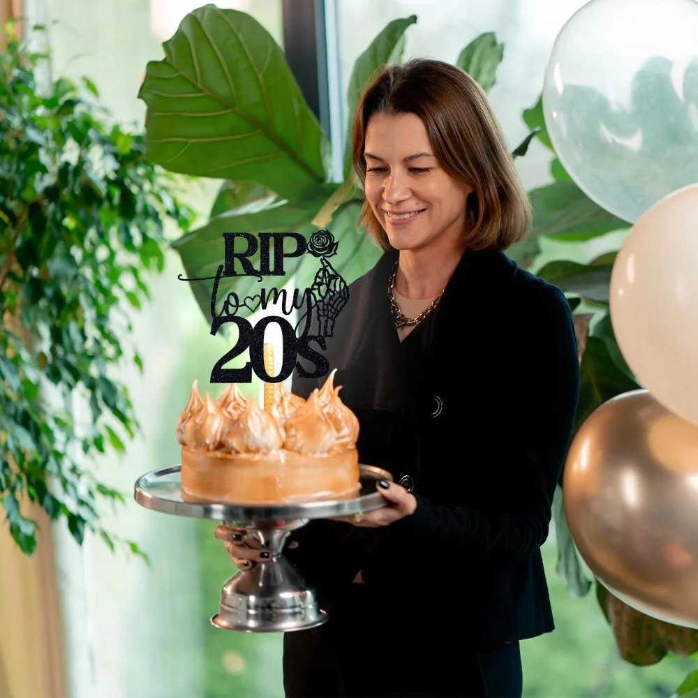 Schwarzer Glitzer-Kuchenaufsatz „Rip to My 20s“, „Cheers to 30 Years Death to My Twenties“ – Detail 4
