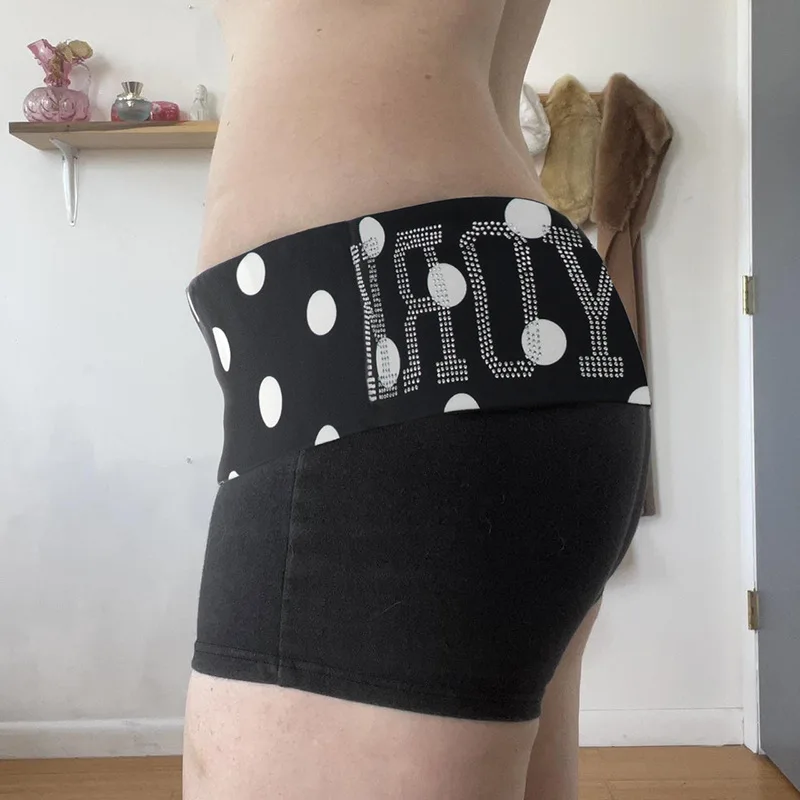 Letter Wang 2025 Ins スパイシーガールポルカドットコントラストショートパンツレトロカジュアルパンツ