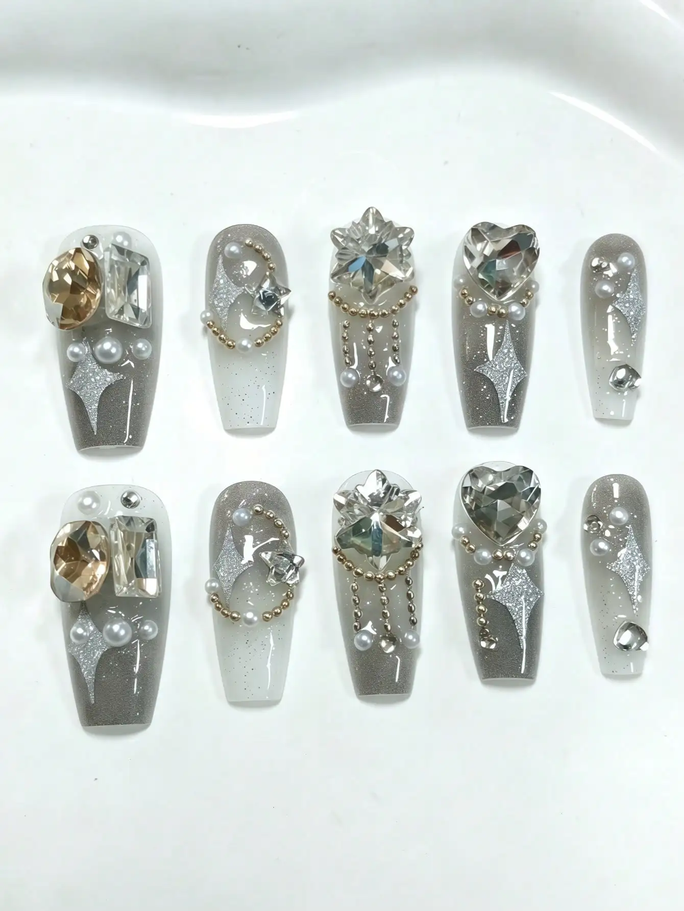 10-Piece Set, Extra-Large Heart-Shaped Snowflake Champagne Square Diamond Pearl Chain, Medium-Length Trapezoidal Luxury Bridal Handmade Nail Art, Suitable for Bridal Engagement, Bridesmaid Dresses, Casual Work Attire, Evening Parties, Gentle Korean-Style Outfits, Birthday Photoshoots, and Light Luxury Daily Styles.