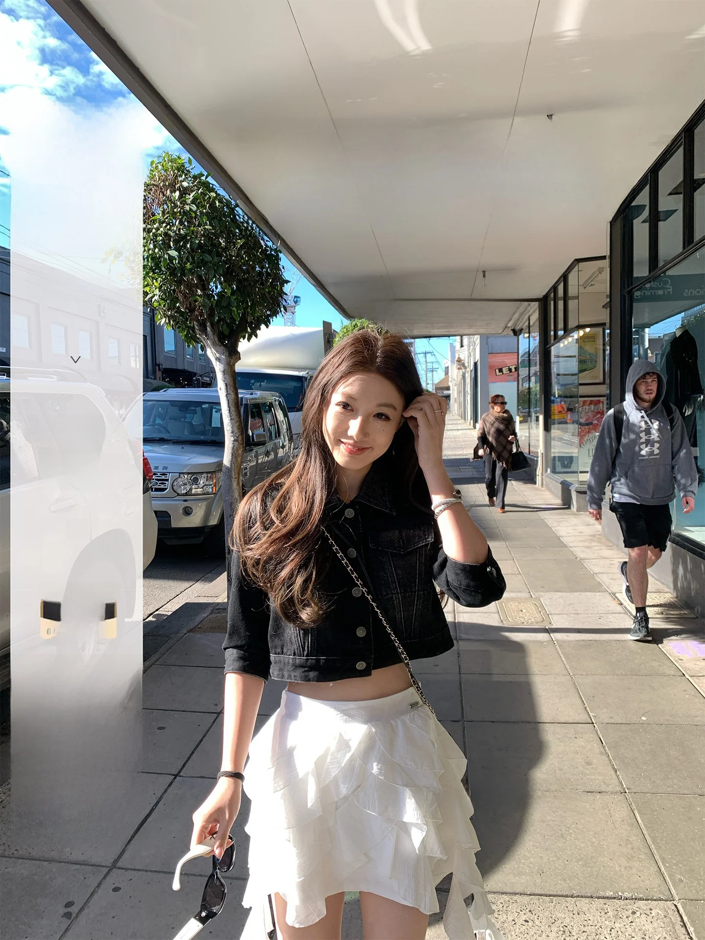Casual Style Short Denim Jacket Women's Mid-Sleeve Waist Exposure Leisure Outerwear Autumn Season round Neck Button Closure